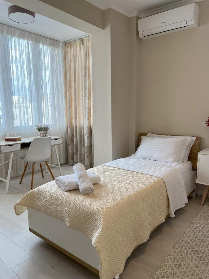 Grand New Bazaar Apartamento Tirana